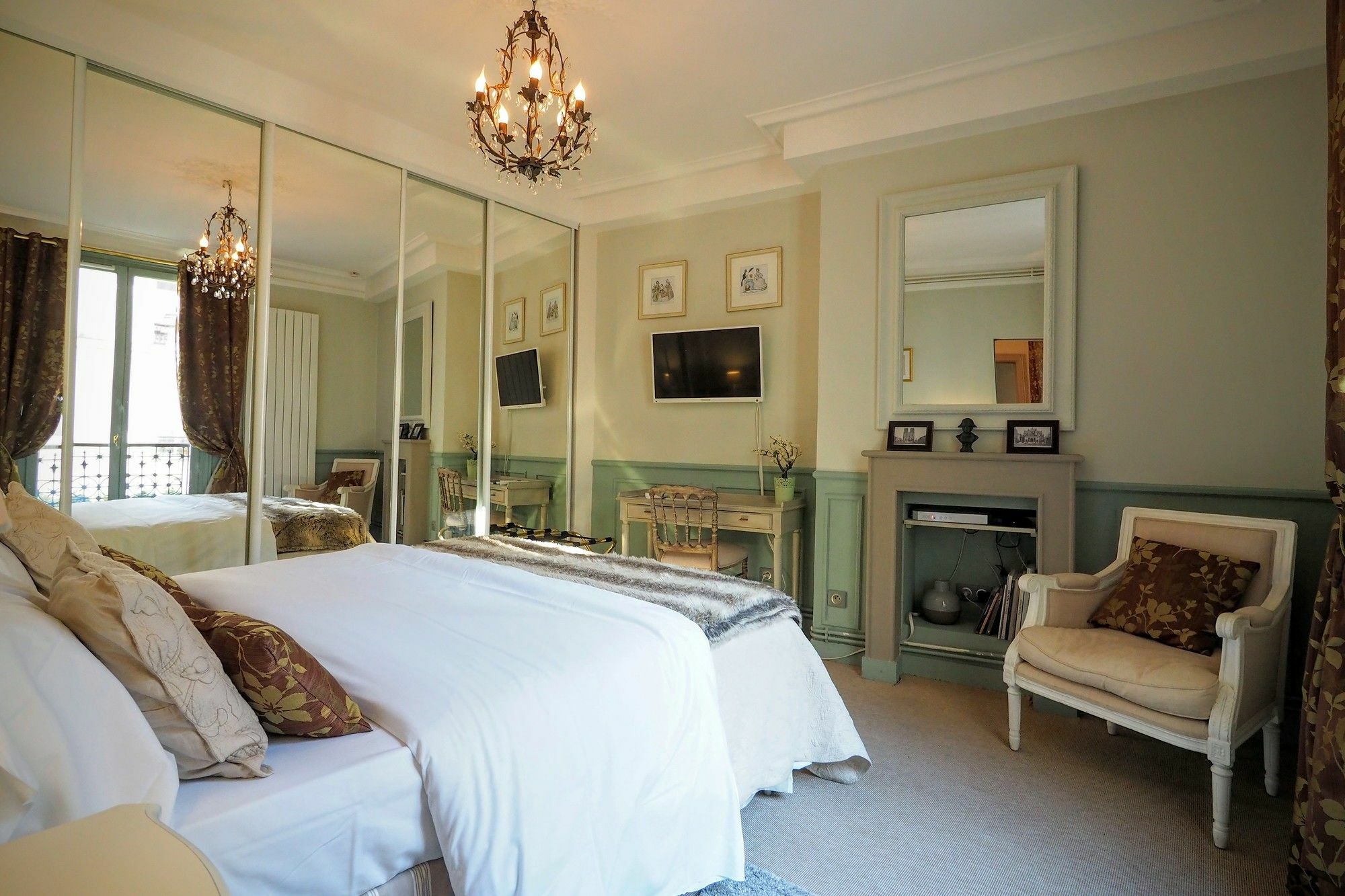 Chambre D Hote : Louvre Elegant Apt Suite Paris Exterior photo
