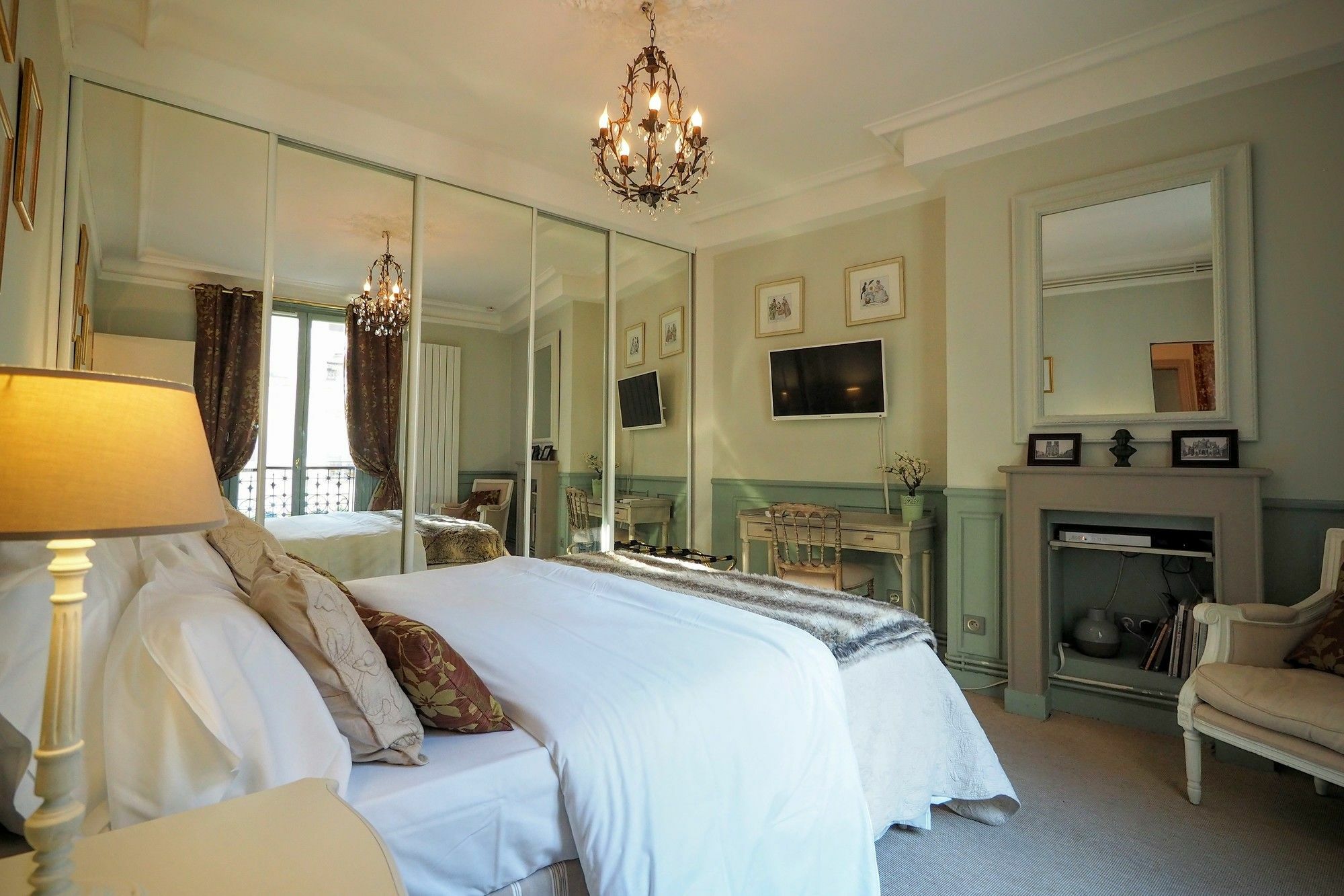 Chambre D Hote : Louvre Elegant Apt Suite Paris Exterior photo